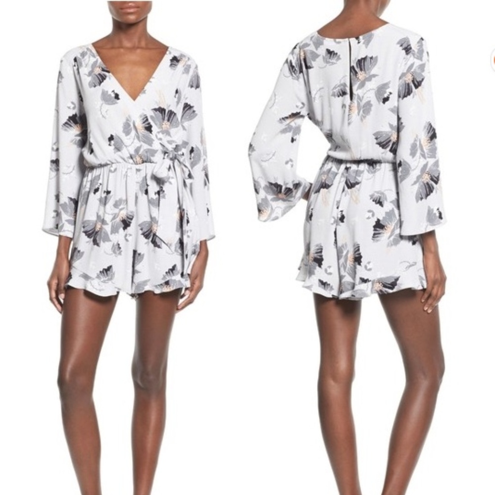 ASTR the Label Floral Surplice Romper - Sz. L